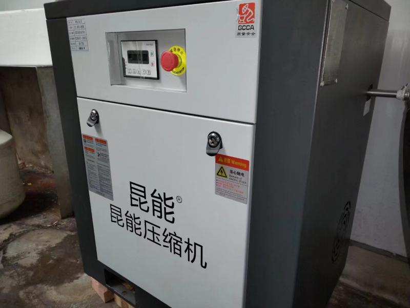 怎么快速鑒別成都空壓機(jī)潤滑油是否需要更換？ 